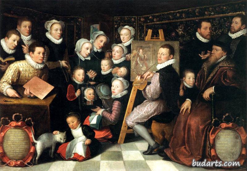 艺术家的画，被他的家人包围着