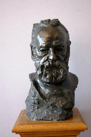 Buste de Victor Hugo (A l'illustre maître)