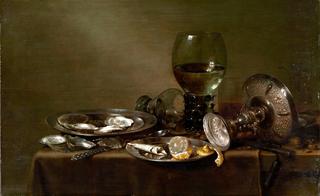 有牡蛎，银馅饼和玻璃器皿的静物画