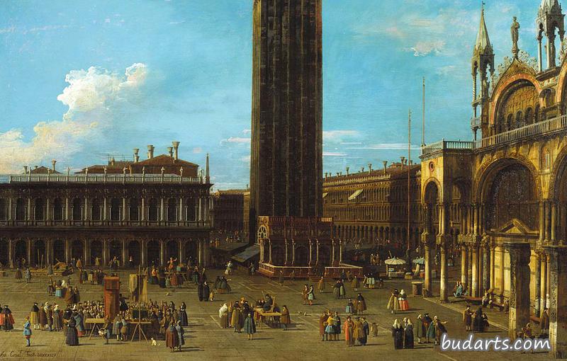 威尼斯：广场上的广场，带有钟楼和圣马可教堂的侧面