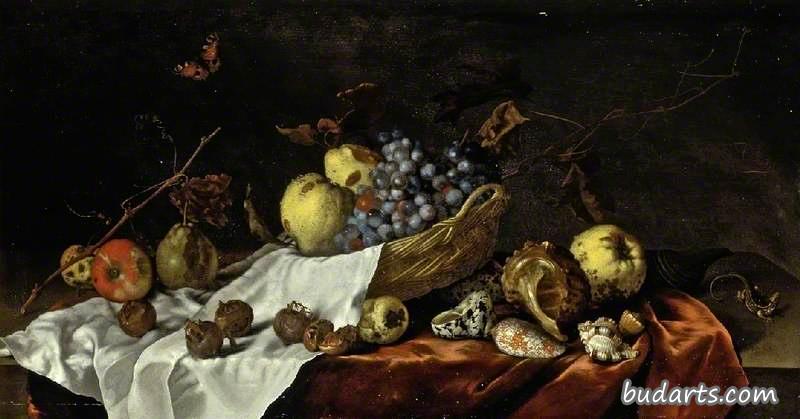 柳条篮子，有水果、杨梅和贝壳