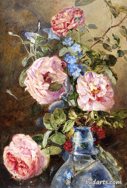 玻璃花瓶里的玫瑰、旋花和飞燕草