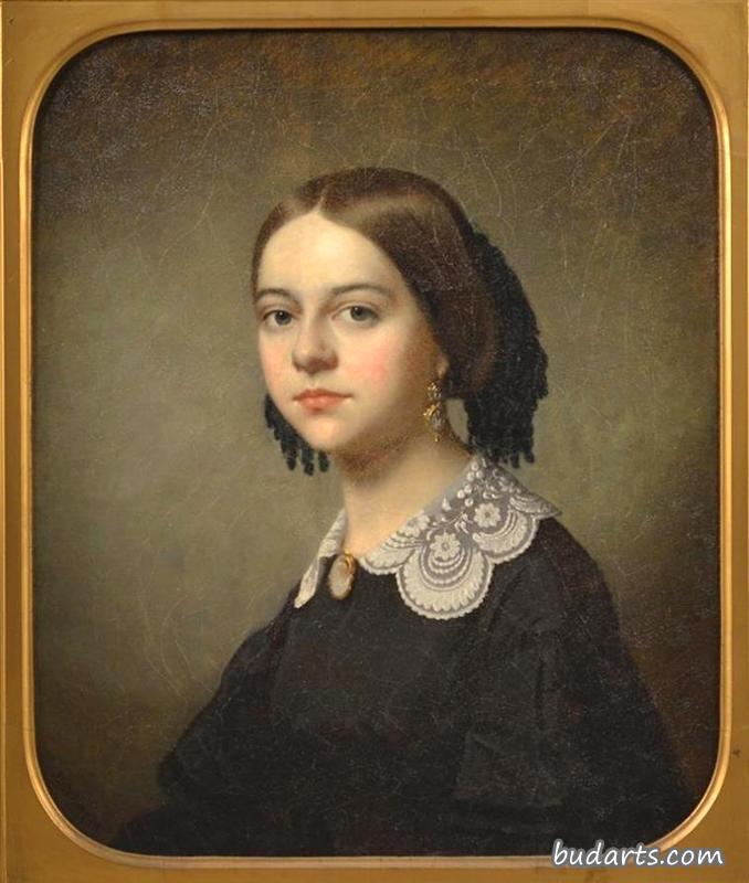一位年轻女子的画像，她穿着一件带花边领子的黑色连衣裙