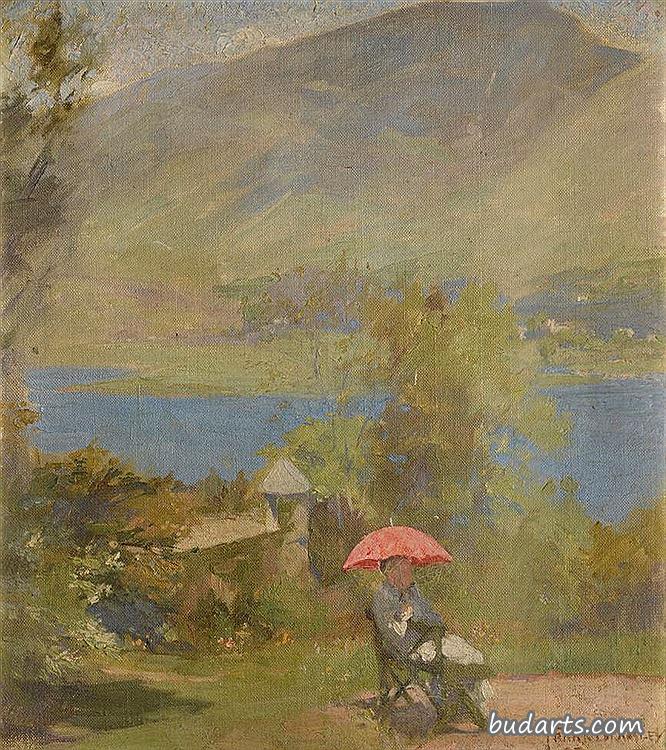 坐在格拉斯米尔湖畔一把红色阳伞下的身影