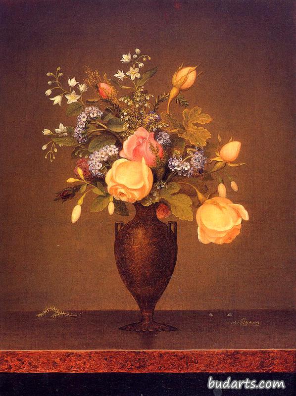 棕色花瓶里的野花