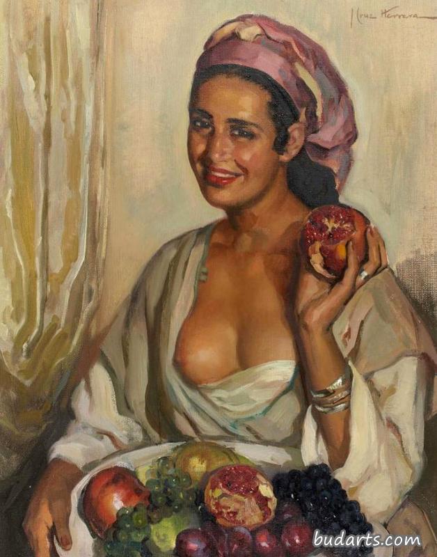 拿着水果碗的摩洛哥女人