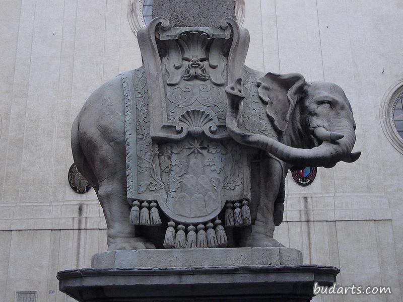 大象和方尖碑（细节）