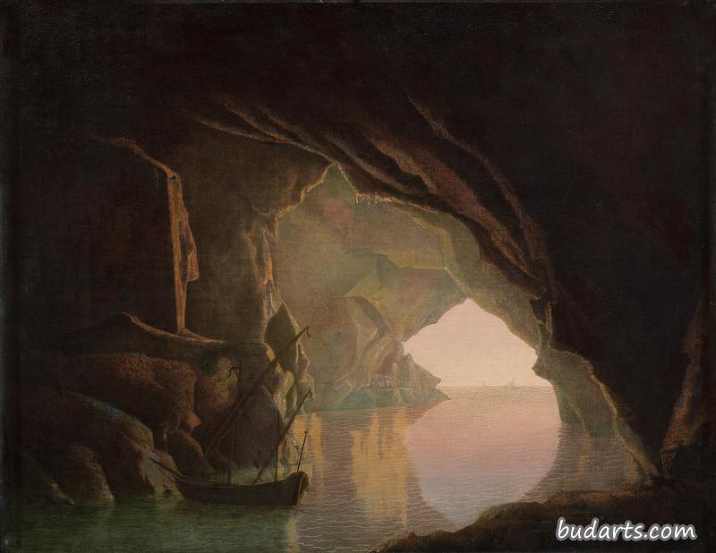 日落时分萨勒诺湾的一个洞穴