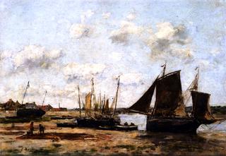 Etaples, Low Tide, Beached Boats