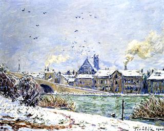 Villeneuve-sur-Yonne in the Snow